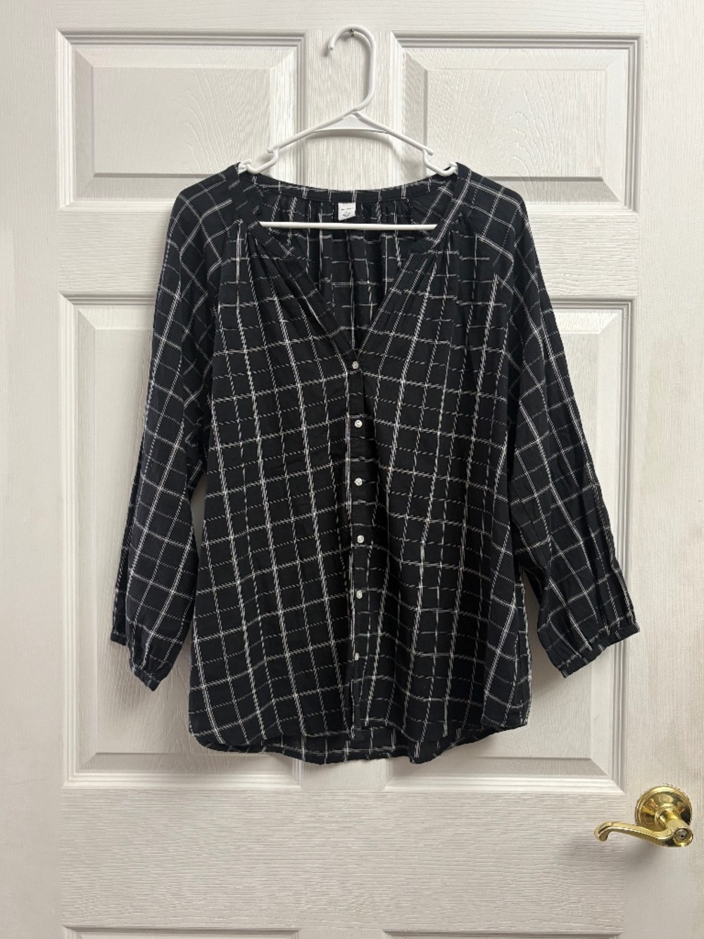 Old Navy Women's Black and White Plaid Button Down Blouse